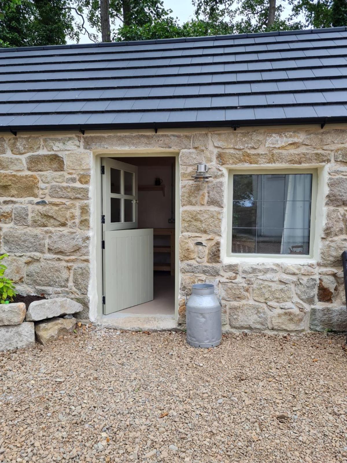 Vila Cosy Couples Retreat At The Coop With Hot Tub Kilkeel Exteriér fotografie