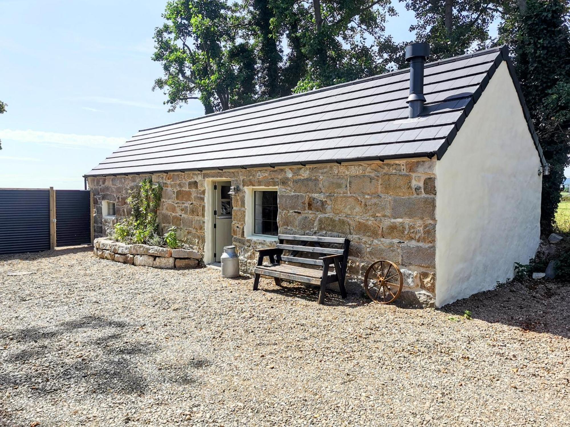 Vila Cosy Couples Retreat At The Coop With Hot Tub Kilkeel Exteriér fotografie